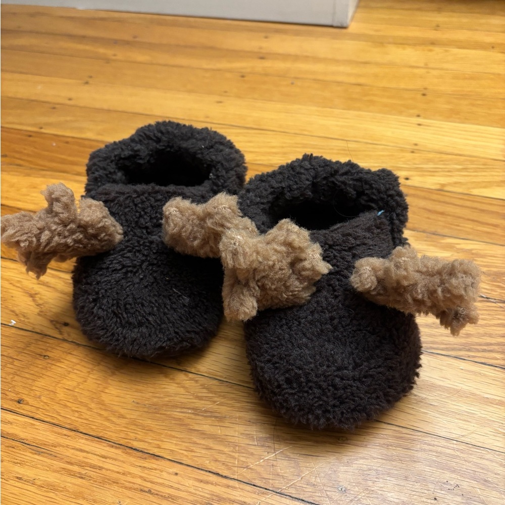 Crocs toddler classic cozzzy reindeer slipper size C7